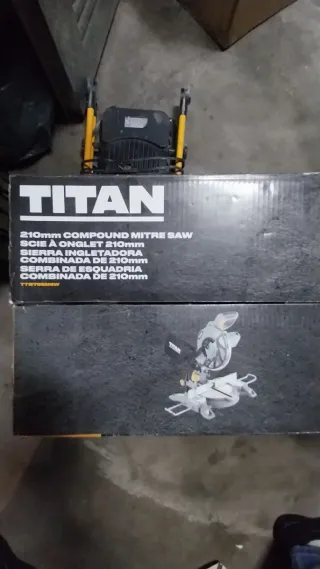 Titan Sierra Ingletadora Compuesta 210mm