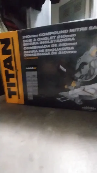 Titan Sierra Ingletadora Compuesta 210mm