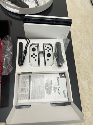 Nintendo Switch OLED 7 Bianca