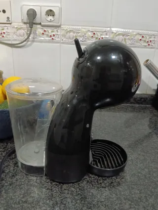 Cafetera Dolce Gusto Krups Negra