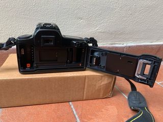 Canon EOS 1000F Reflex Analogica professionale