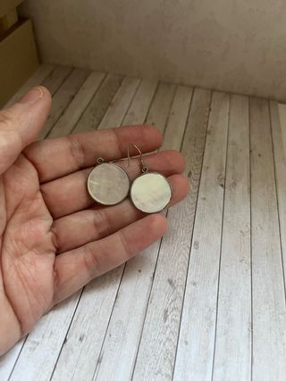 Pendientes redondos nacarados plata