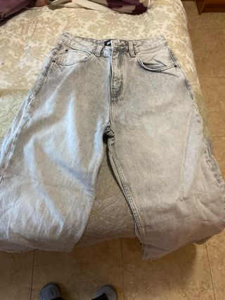 Pantalones vaqueros grises anchos