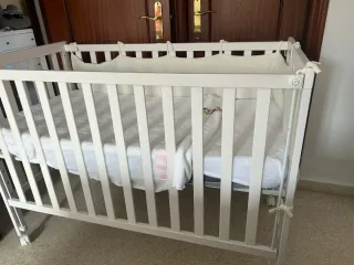 Cuna de bebé blanca+colchon