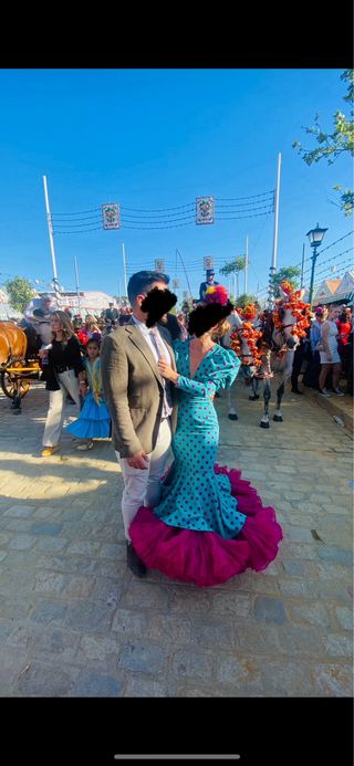 Traje de flamenca con lunares.