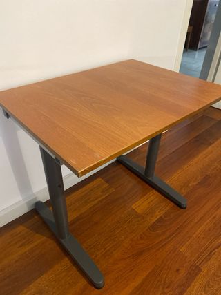 Escritorio madera y metal