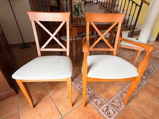Mesa de comedor y 6 sillas de madera