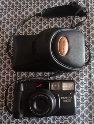 Cámara Pentax Zoom 90 Negra