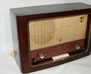 Radio Philips Antigua Marrón