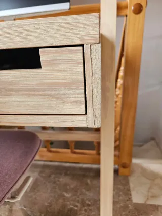 Escritorio madera con estantería