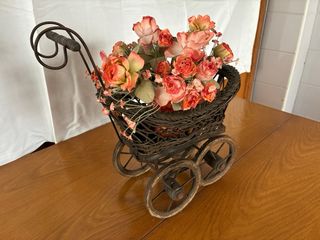 Carrito decorativo con flores