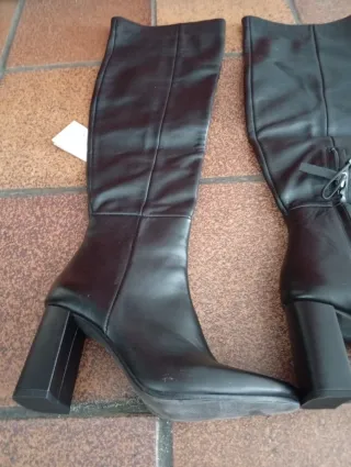 Botas altas Zara negras nuevas