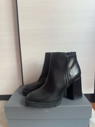 Botines negros Stradivarius Talla 39