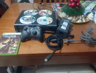 Xbox 360 con 4 juegos y mando negociable