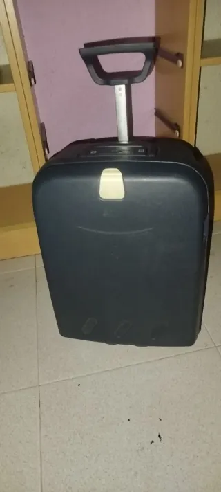 Maleta de viaje negra con ruedas Tallas 50, 35, 20