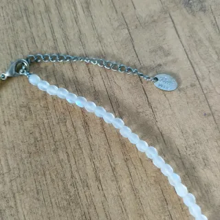 Collar Belle Paris flor plataeado y blanco