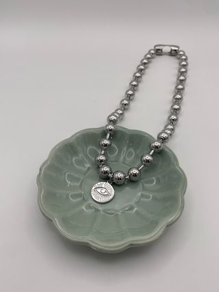 Collana ball chain con ciondolo occhio illuminato