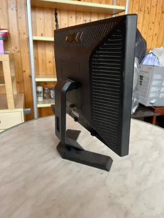 Lote 7 Monitores Dell 17 con soporte