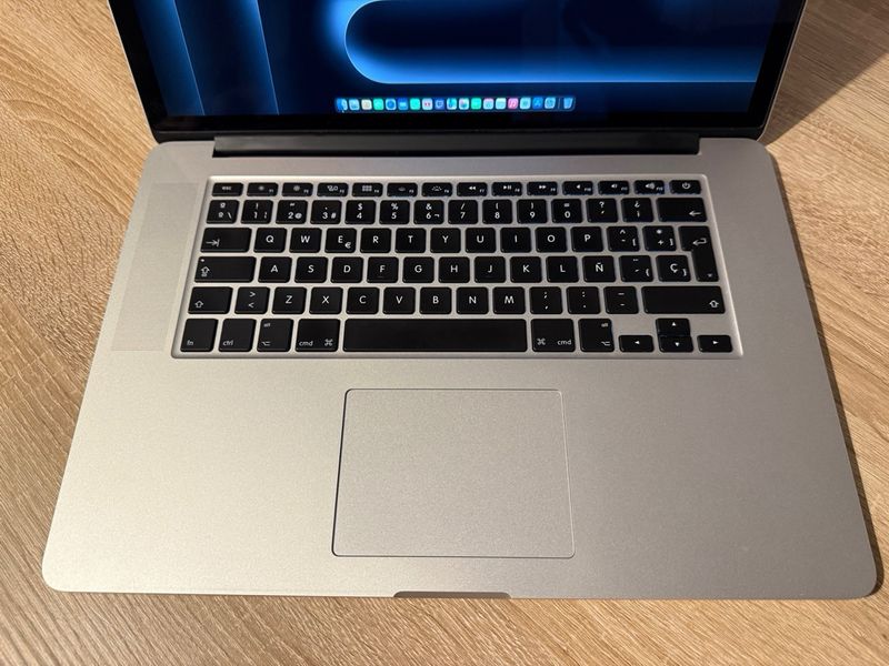 MacBook Pro 15 Plata afbeelding 2