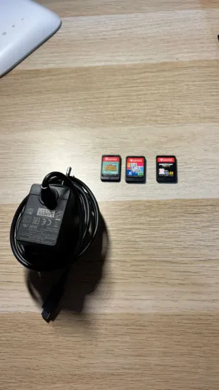 Solo Canarias - Nintendo Switch Lite Coral + Accessori