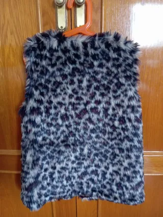 Chaleco niña pelo estampado leopardo