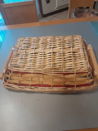 Cesto portafrutta in vimini con manici