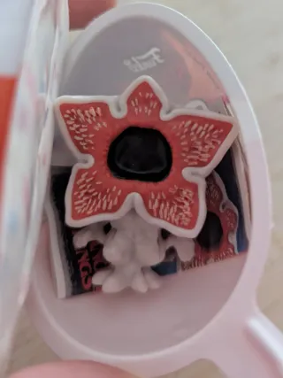 Kinder Joy Stranger Things Figura