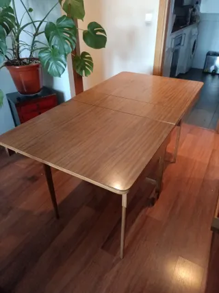 Mesa plegable de madera
