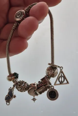 Pulsera Pandora con charms plata