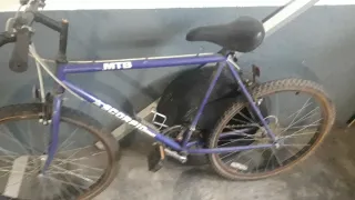 Bicicleta azul Hador