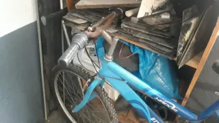 Bicicleta azul Hador