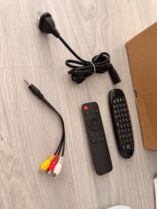 Proyector Gadnic Mini LED WiFi