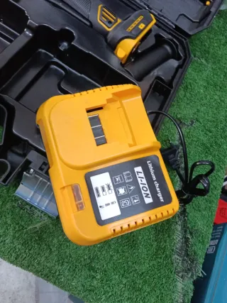 Valigetta smerigliatrice 88V doppia batteria