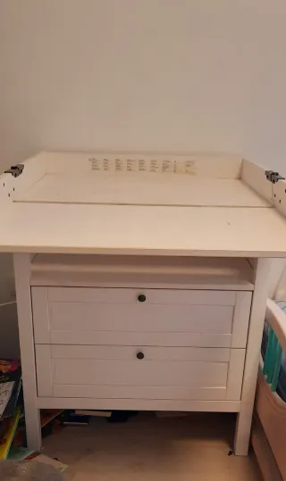 Cómoda cambiador bebé Ikea Sundvik