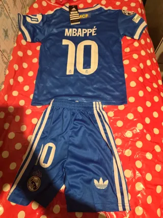 Camiseta RMFC Mbappé 10 Adidas Talla 18 niño 18