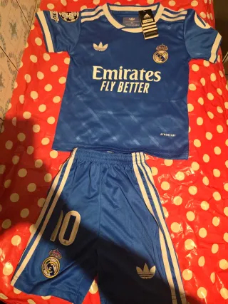 Camiseta RMFC Mbappé 10 Adidas Talla 18 niño 18