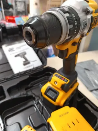 Trapano avvitatore e percussione HTC