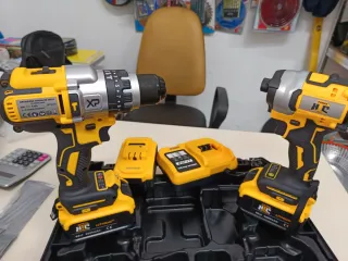 Trapano avvitatore e percussione HTC