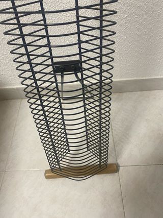 Estantería Metálica para CDs.