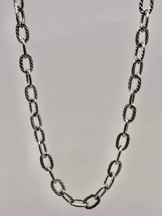 Collana essential a maglie ovali con chiusura a T