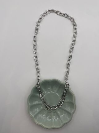 Collana essential a maglie ovali con chiusura a T