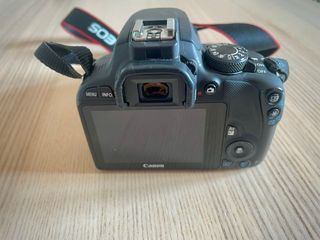 Canon EOS 100D + obiettivi 18-55mm e 55-250mm