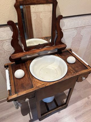 Palanganero antiguo de madera