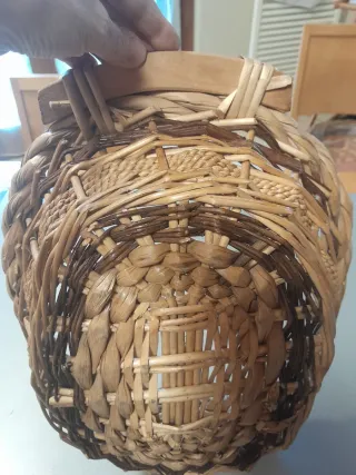 Cesto portafrutta in vimini e legno