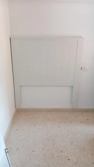 Cabecero de cama de madera blanco