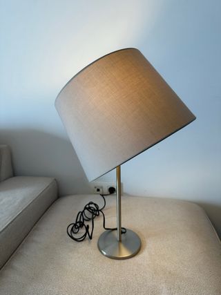 Urge - Lámpara de mesa Ikea