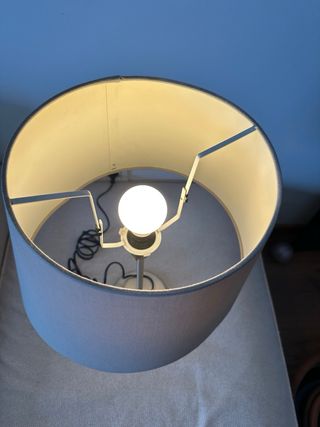 Urge - Lámpara de mesa Ikea