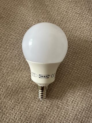 Urge - Lámpara de mesa Ikea