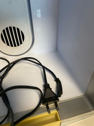 Nevera portátil plateada