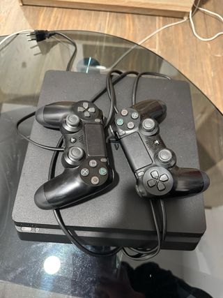 PS4 (PlayStation 4) Negra + 2 Mandos